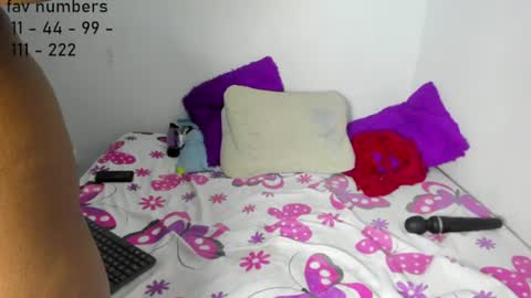 Snapshot of aphrodites_ass chatting on 06.18.26 Tati Colombian online show from 06.18.26