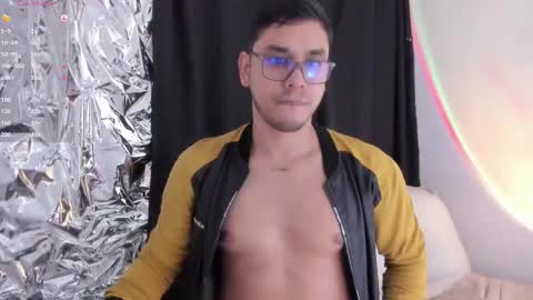 Snapshot of apolo_jake chatting on 09.30.25 Luca. online show from 09.30.25