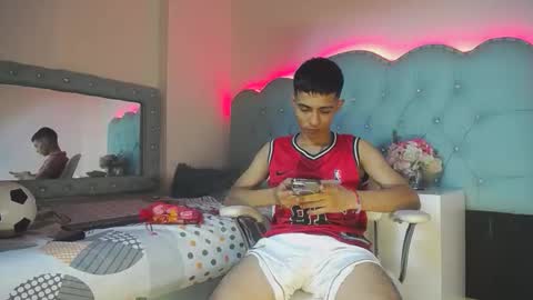 Snapshot of apolo_richards chatting on 02.14.26 Apolo Richards online show from 02.14.26