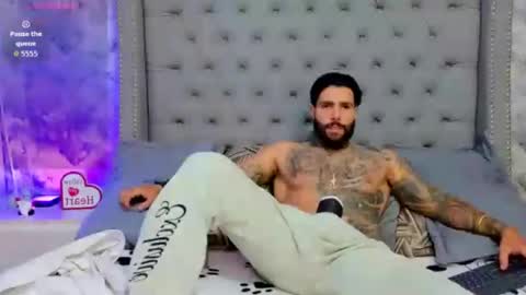 Snapshot of apolo_ryder chatting on 06.19.26 APOLO online show from 06.19.26