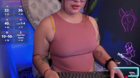 Snapshot of appril_foxx chatting on 11.24.25 apprilfoxx online show from 11.24.25