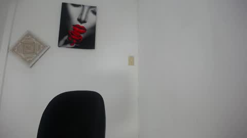 Aprhillove online show from 12.17.24