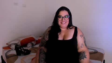 Snapshot of apriilpeach_ chatting on 01.01.25 Maria online show from 01.01.25