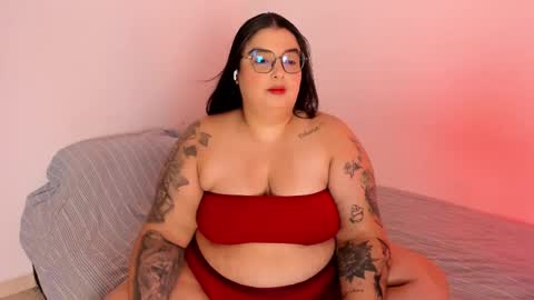 Snapshot of apriilpeach_ chatting on 02.14.25 Maria online show from 02.14.25