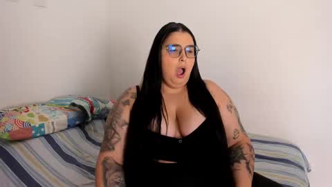 Snapshot of apriilpeach_ chatting on 02.18.25 Maria online show from 02.18.25