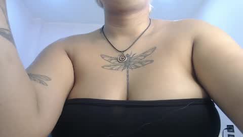 Snapshot of april__bunny chatting on 05.28.26 April Bunny online show from 05.28.26