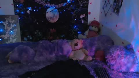 Snapshot of april_l6 chatting on 12.15.24 april_l6 online show from 12.15.24