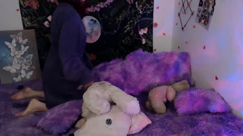Snapshot of april_l6 chatting on 01.22.25 april_l6 online show from 01.22.25