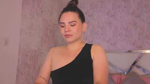 Isabella online show from 04.11.26