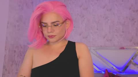 Snapshot of april_summer_ chatting on 05.16.26 Isabella online show from 05.16.26