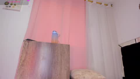 Snapshot of apriladamson_ chatting on 12.02.24 April online show from 12.02.24