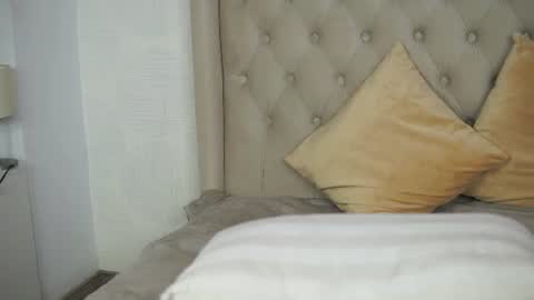 Snapshot of aprilhadid chatting on 06.28.26 Laura online show from 06.28.26