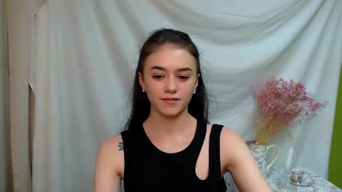 Snapshot of aprillswift_ chatting on 01.15.25 Aprill online show from 01.15.25