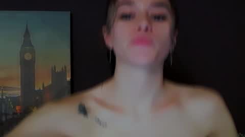 Snapshot of aprillswift_ chatting on 01.20.25 Aprill online show from 01.20.25