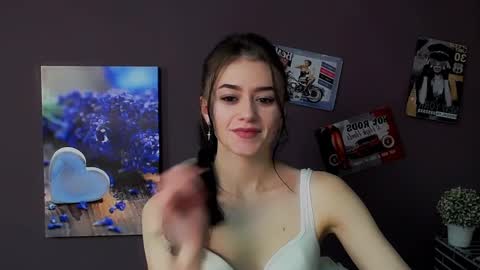 Snapshot of aprillswift_ chatting on 02.20.25 Aprill online show from 02.20.25