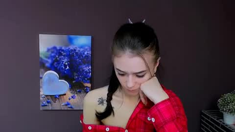 Snapshot of aprillswift_ chatting on 03.07.25 Aprill online show from 03.07.25