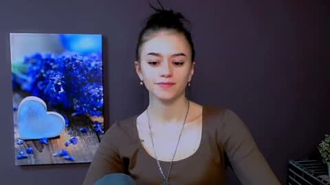 Snapshot of aprillswift_ chatting on 03.09.25 Aprill online show from 03.09.25