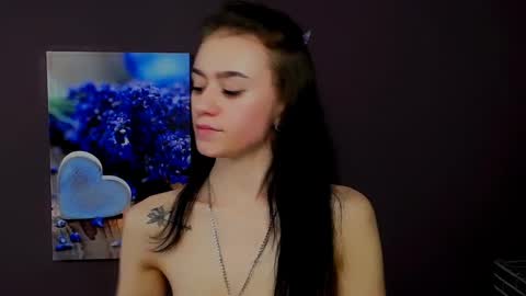 Snapshot of aprillswift_ chatting on 03.10.25 Aprill online show from 03.10.25