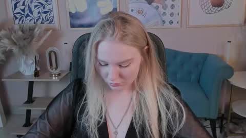Snapshot of aprilserenity chatting on 10.06.25 April. All year round.  online show from 10.06.25
