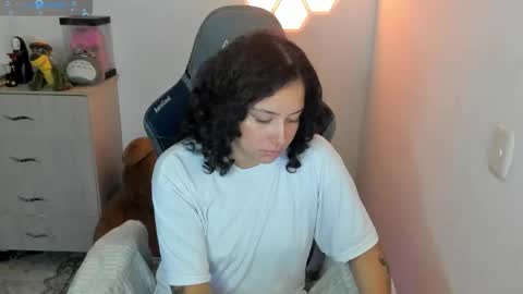 aqua emilly online show from 10.21.25