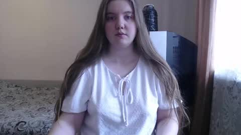 Snapshot of aquanarmin chatting on 04.20.26 Josefin online show from 04.20.26