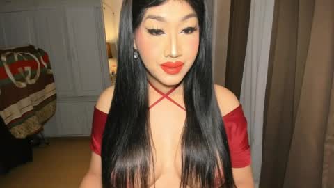 Snapshot of aqueenofcumxx chatting on 04.17.26 Alicia online show from 04.17.26