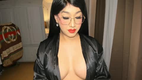 Snapshot of aqueenofcumxx chatting on 04.19.26 Alicia online show from 04.19.26