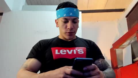 Jonathan online show from 10.04.25