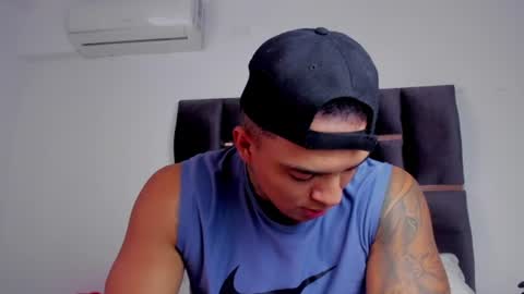 Snapshot of aquiles_elpapi chatting on 06.20.26 AquilesElpapi online show from 06.20.26