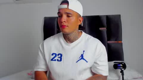 Snapshot of aquiles_elpapi chatting on 06.21.26 AquilesElpapi online show from 06.21.26