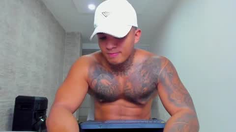 Snapshot of aquiles_elpapi chatting on 07.25.26 AquilesElpapi online show from 07.25.26