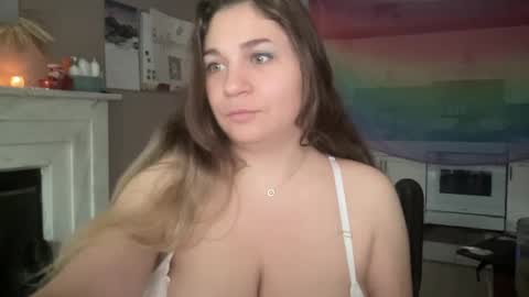 Snapshot of arabbustybeauty chatting on 01.08.25 BustyPrincessLeila online show from 01.08.25