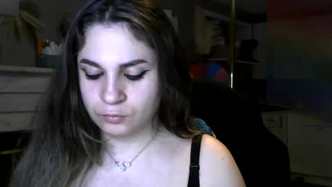 Snapshot of arabbustybeauty chatting on 01.22.25 BustyPrincessLeila online show from 01.22.25
