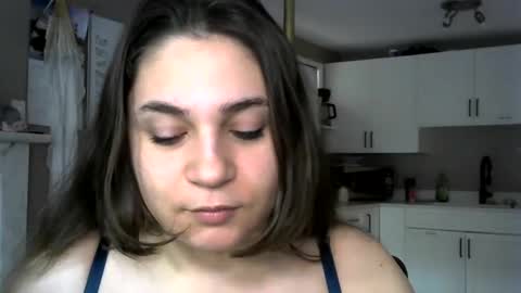 Snapshot of arabbustybeauty chatting on 02.20.25 BustyPrincessLeila online show from 02.20.25