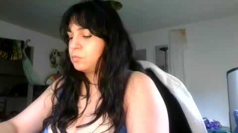 Snapshot of arabbustybeauty chatting on 09.30.25 BustyPrincessLeila online show from 09.30.25