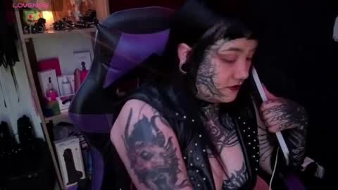 Snapshot of aradia66 chatting on 05.22.26 Carolain online show from 05.22.26