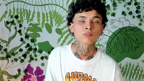 Snapshot of arceluuz chatting on 12.24.24 Arceluz online show from 12.24.24