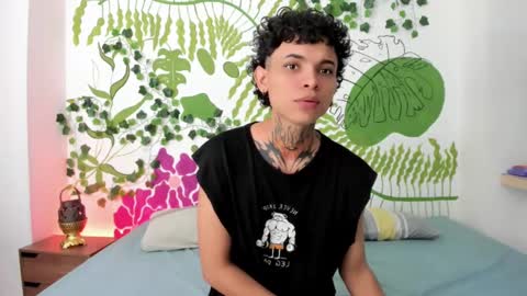 Snapshot of arceluuz chatting on 12.28.24 Arceluz online show from 12.28.24