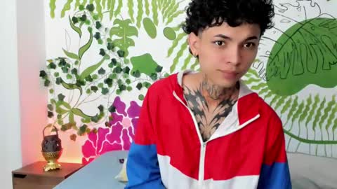 Snapshot of arceluuz chatting on 12.28.24 Arceluz online show from 12.28.24