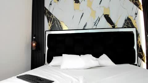 Snapshot of arceluuz chatting on 02.01.25 Arceluz online show from 02.01.25