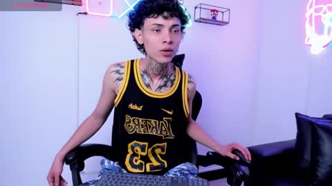 Snapshot of arceluuz chatting on 02.08.25 Arceluz online show from 02.08.25