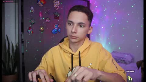 Snapshot of archi_love chatting on 02.05.25 ARCHIBALDO online show from 02.05.25