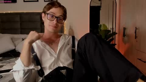 Snapshot of archiekingss chatting on 04.23.26 Archie online show from 04.23.26