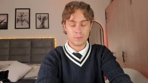 Snapshot of archiekingss chatting on 04.30.26 Archie online show from 04.30.26