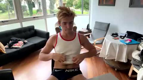 Snapshot of archievirt chatting on 01.09.26 Archie online show from 01.09.26