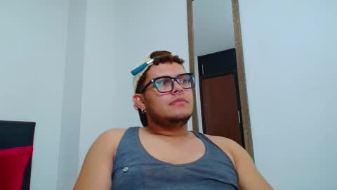 Snapshot of ares_morphy chatting on 03.08.25 Ares online show from 03.08.25