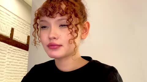 Snapshot of aresha_viree chatting on 05.16.26 Aresha online show from 05.16.26