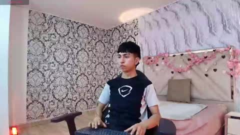 Snapshot of aress_tay chatting on 05.19.26 aress_tay online show from 05.19.26