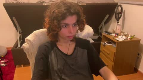 Snapshot of ari_dom_femboy chatting on 07.05.26 Ari online show from 07.05.26