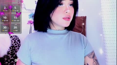 Snapshot of ari_saenz chatting on 12.16.24 online show from 12.16.24